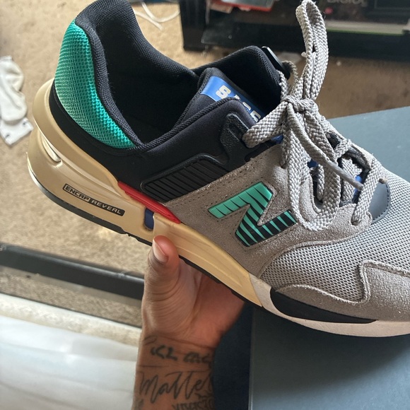 New Balance Men's Sneakers in Gray and Teal